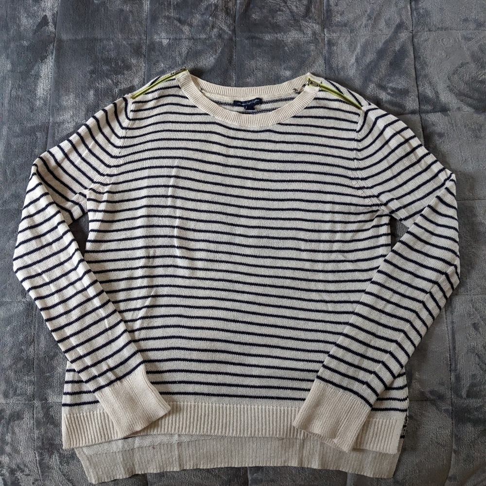 American Eagle Outfitters Cream & Navy Striped Sweater Size M